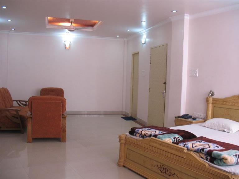 Hotel Rest Inn Лакхнау Экстерьер фото